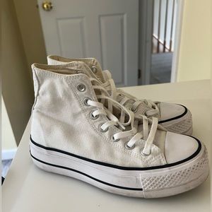 Women’s Hightop Platform White Converse